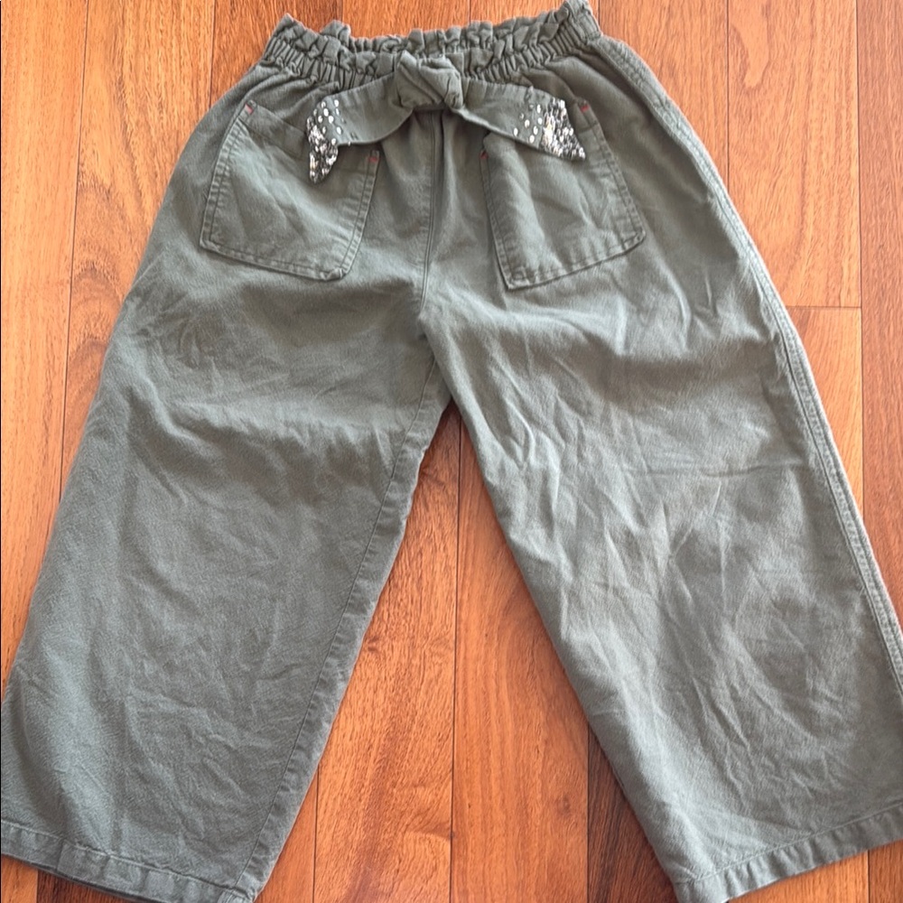 Pink Chicken Green Casual Capri Pants